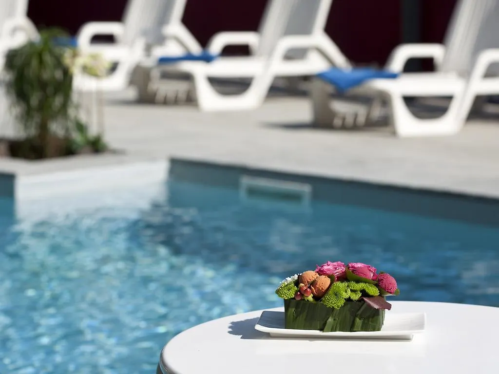 Hotel Bikini Римини