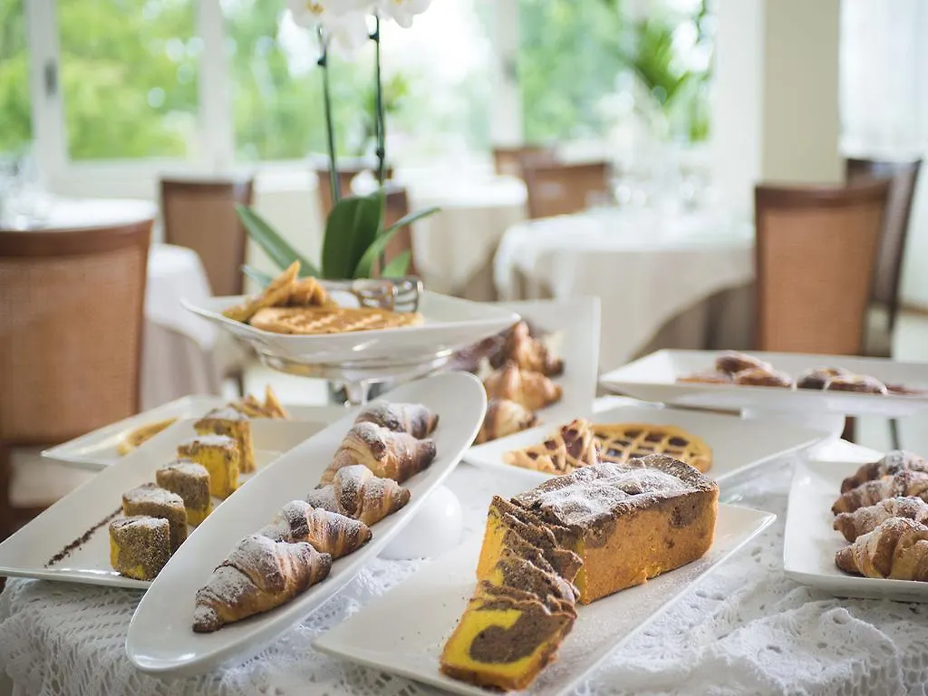 Hotel Bikini Rimini 4*,
