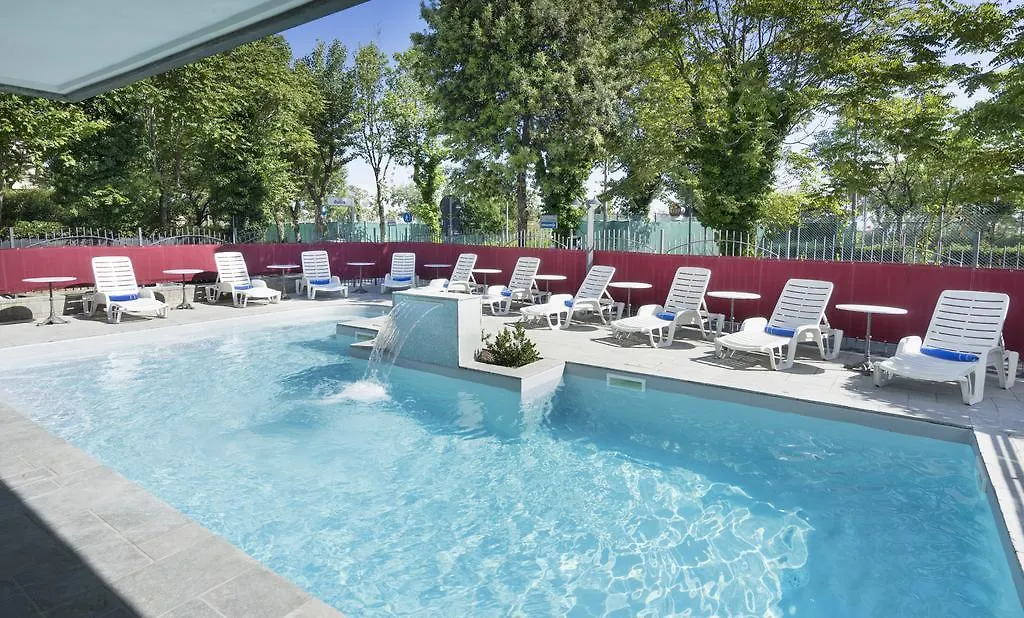 Hotel Bikini Rimini 4*,  Olaszország